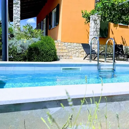 Beautiful With A Dreamlike Garden And Pool