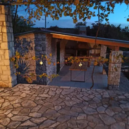 Beautiful With A Dreamlike Garden And Pool *
