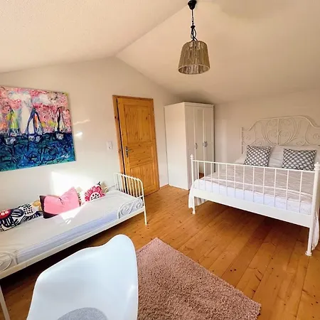 Apartmán Beautiful With A Dreamlike Garden And Pool *
